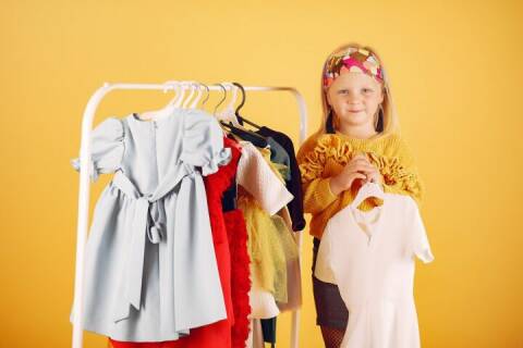 Dress to Impress: Navigating the World of Girls Clothes for Perfect Gifts