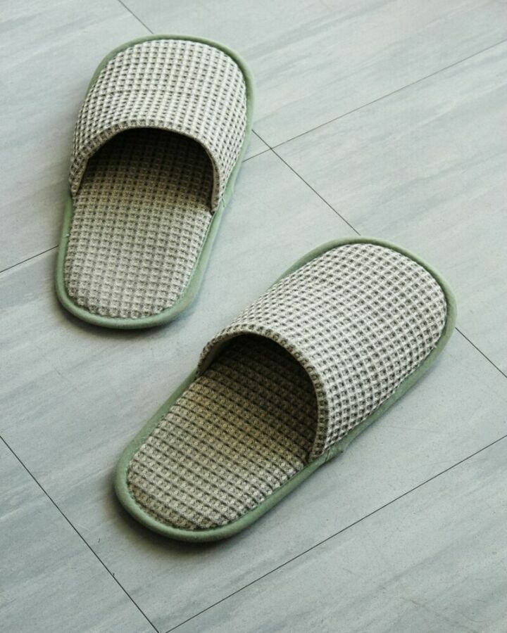 Slippers shoes