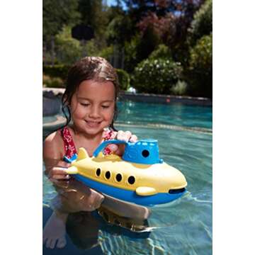 Green Toys Submarine - BPA, Phthalate Free Blue Watercraft with Spinning Rear Propeller Made from Recycled Materials. Safe Toys for Toddlers