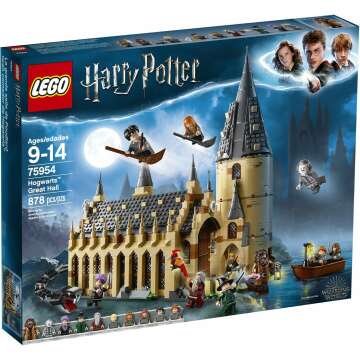 LEGO Hogwarts Great Hall Building Kit - 879 Pieces