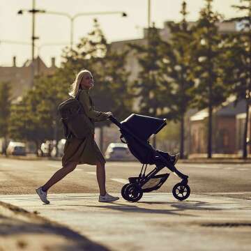 Thule Spring Compact Stroller - Lightweight & Travel-Friendly