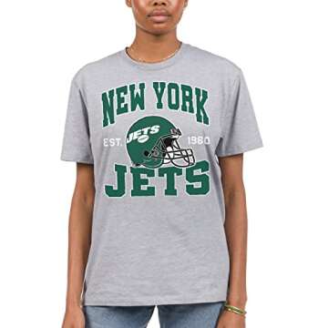 Junk Food Clothing x NFL - New York Jets - Team Helmet - Unisex Adult Short Sleeve Fan T-Shirt for Men and Women - Size Medium