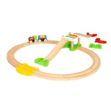 BRIO My First Railway - 33727 Beginner Pack | Engaging Wooden Toy Train Set for Toddlers Age 18 Months and Up | FSC-Certified Materials | Compatible with All My First Railway and BRIO World Toys