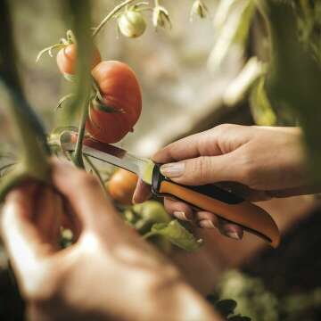 Fiskars Foldable Knife - Ergonomic Gardening Tool