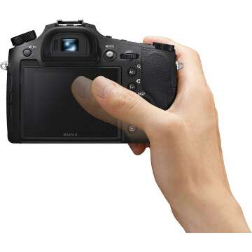 Sony Cyber-Shot RX10 IV: 0.03s Auto-Focus & 25x Zoom