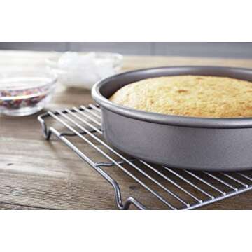 Chicago Metallic Professional Non-Stick Round Cake Pan, 9-Inch