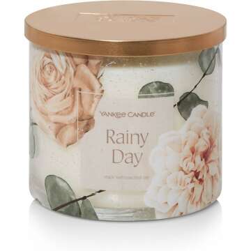 Yankee Candle Rainy Day 3-Wick Candle - Fresh Aroma & Cozy Vibes