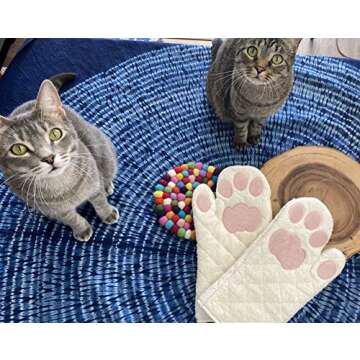 Cricket & Junebug Oven Mitts Cat Paws - White and Pink