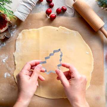 Small Christmas Cookie Cutters Set, 6 pcs Stainless Steel Metal Holiday Cookie Cutter for Baking Christmas Tree, Snowflake,Gingerbread Man, Snowman, Santa Head and Candy Cane