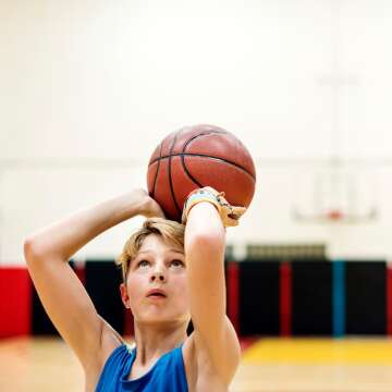 17 equipment your child needs to go to basketball class