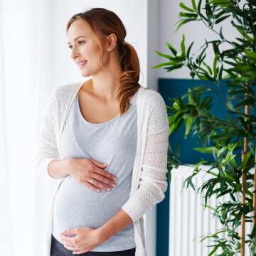 The Ultimate Pregnancy Pampering: 20 Must-Have Gifts for Expecting Moms