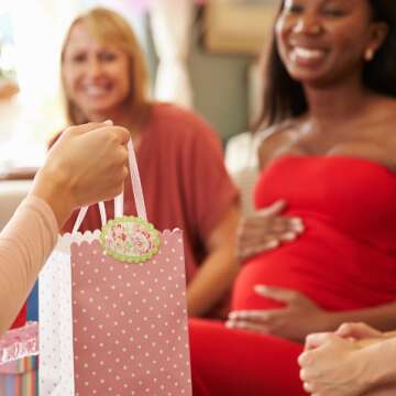 Top 10 Thoughtful and Practical Gifts for Expectant Mothers