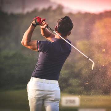 Swing into Gifting: Perfect Presents for Men Who Play Golf