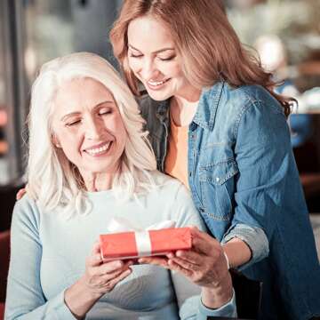 Thoughtful & Unique Retirement Gifts for Women