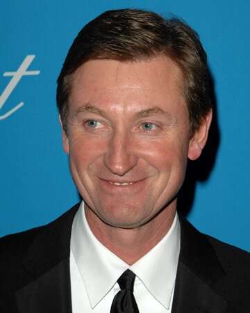 Wayne Gretzky Sets NHL Short-Handed Season Scoring Record