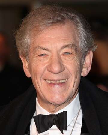 Ian McKellen Receives Honorary Degree from Cambridge University