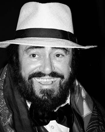 Pavarotti's Historic Curtain Calls: A Night at the Metropolitan Opera