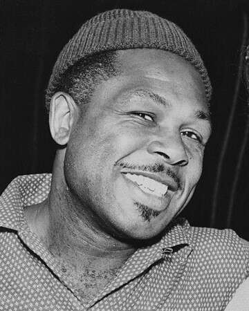 Floyd Patterson vs. Archie Moore: A Historic Boxing Match in 1956