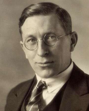 Frederick Banting Knighted (1934)