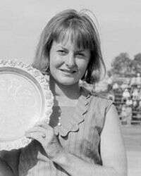 Chris Evert Retains WTA Tour Championship in 1973