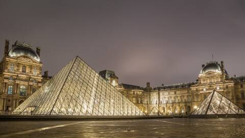 The Inauguration of the Louvre Pyramid: A Symbol of Modern Art