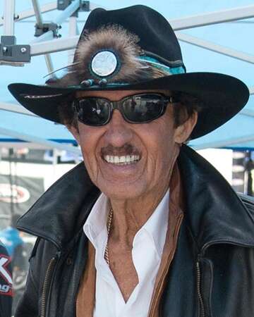 Richard Petty's Historic Win at the 1974 Daytona 500