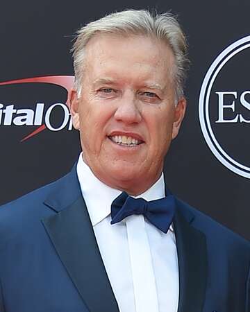 John Elway Inducted into the Pro Football Hall of Fame in 2004