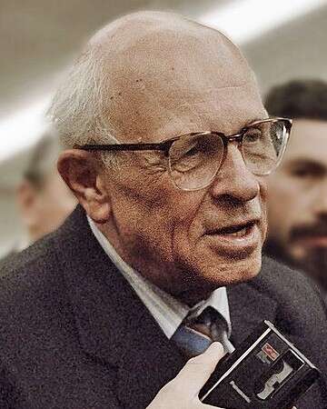 Andrei Sakharov: Nobel Peace Prize Winner 1975