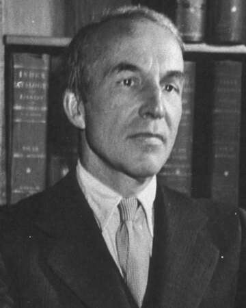 Archibald MacLeish Receives the Pulitzer Prize for Poetry