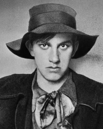 The Tragic Death of Vladimir Mayakovsky