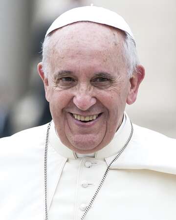 Pope Francis Washes Feet of Women in 2013