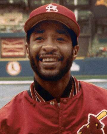 Ozzie Smith Steals His 500th Base in 1992