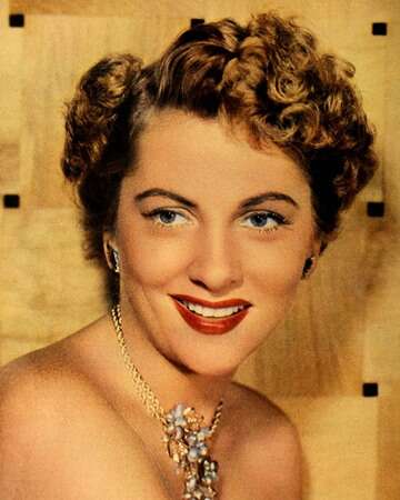 Joan Fontaine's Glamorous 1946 Wedding