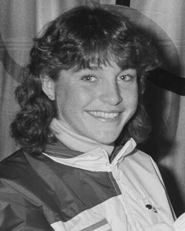 Yvonne van Gennip Breaks Ladies' 5 km World Record (1987)