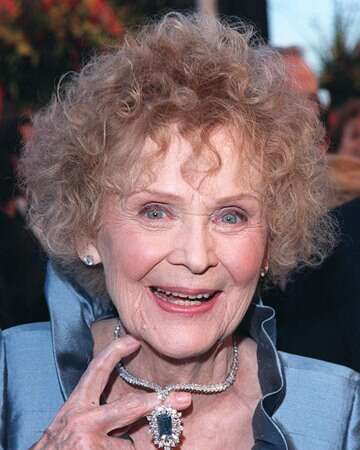 Honoring Gloria Stuart: A Milestone at the 1998 SAG Awards