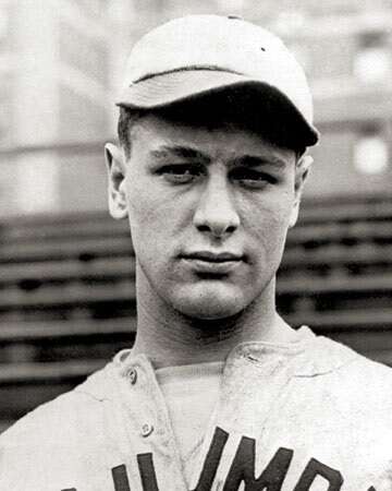 Lou Gehrig Hits for the Cycle Against the White Sox in 1934